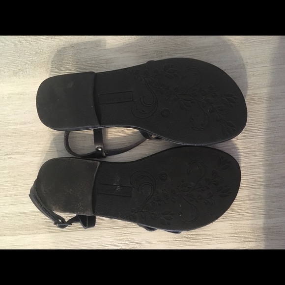 Black PayLess brand gladiator sandals - Picture 3 of 4